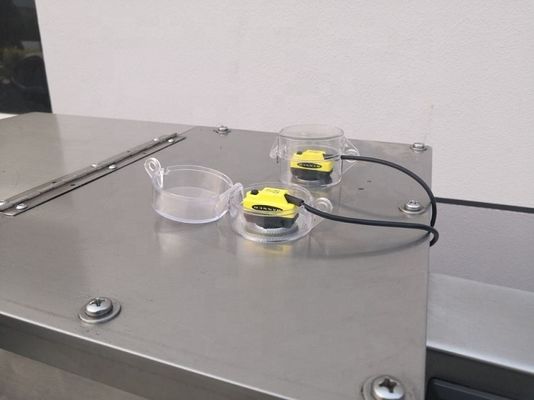 Klantgerichte PLC Flessenvullenmachine 2500W voor Smeermiddelolie 48b/Min 11000ml